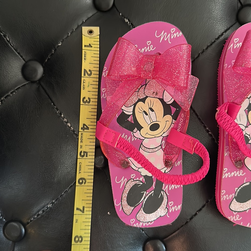 Minnie Mouse Sandals - Picture 3 of 4
